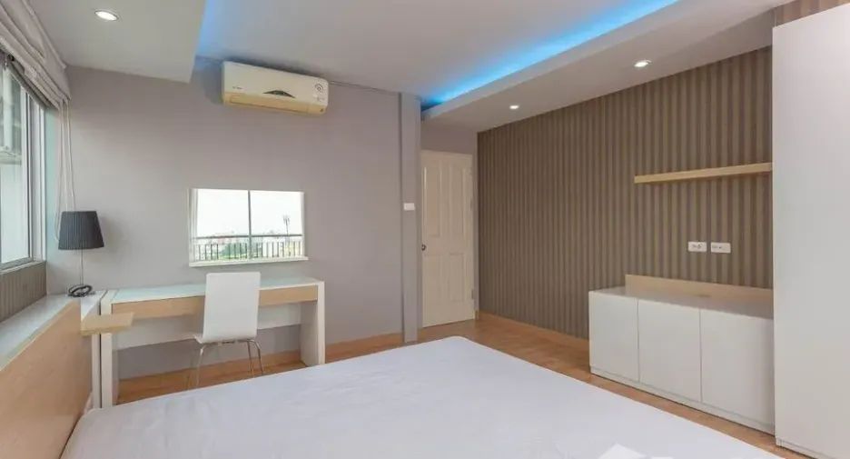 For sale 2 Beds condo in Bangkok Yai, Bangkok