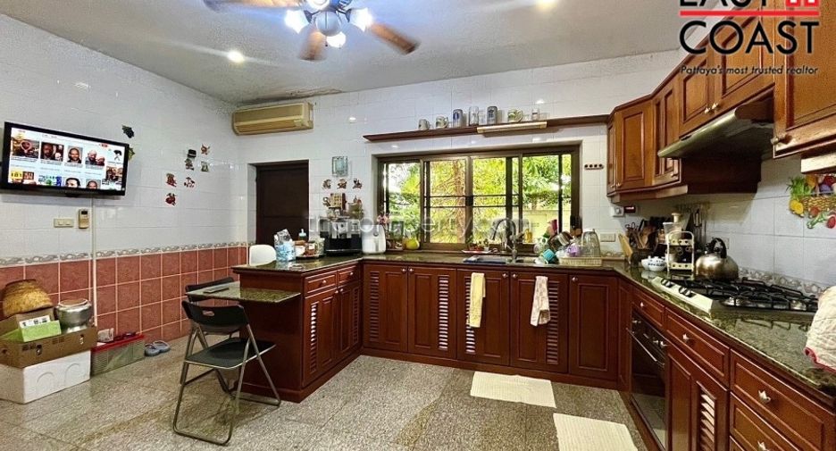For sale 6 bed house in Bang Lamung, Chonburi
