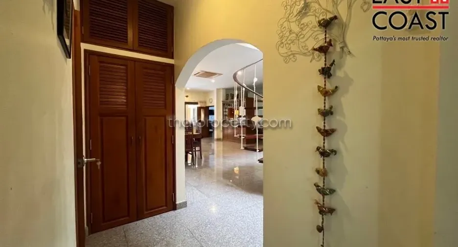 À vendre 6 chambres maison à Bang Lamung, Chonburi