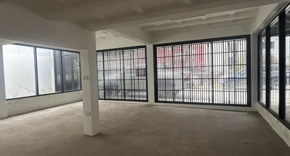 For rent and for sale office in Bang Na, Bangkok