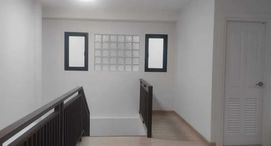 Casa en venta de 4 habitaciones en Phra Khanong, Bangkok