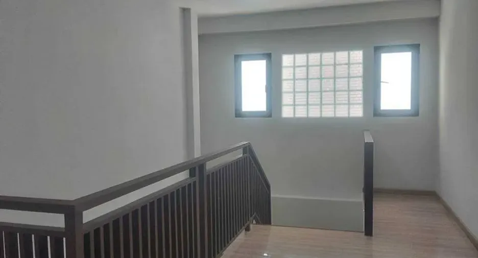 Casa en venta de 4 habitaciones en Phra Khanong, Bangkok