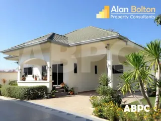 For rent and for sale 2 bedrooms house in Bang Lamung, Chonburi