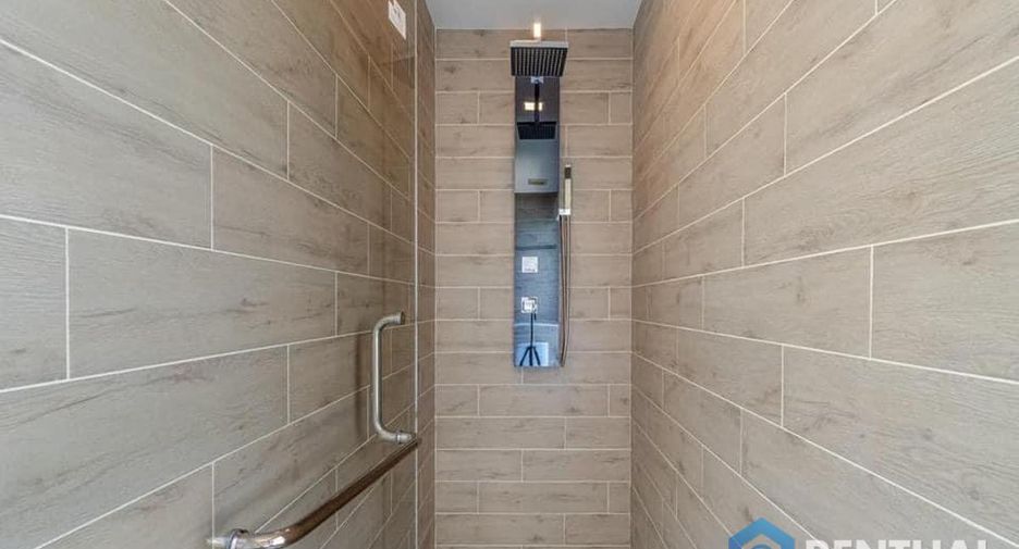 For sale 3 bedrooms condo in Sattahip, Chonburi
