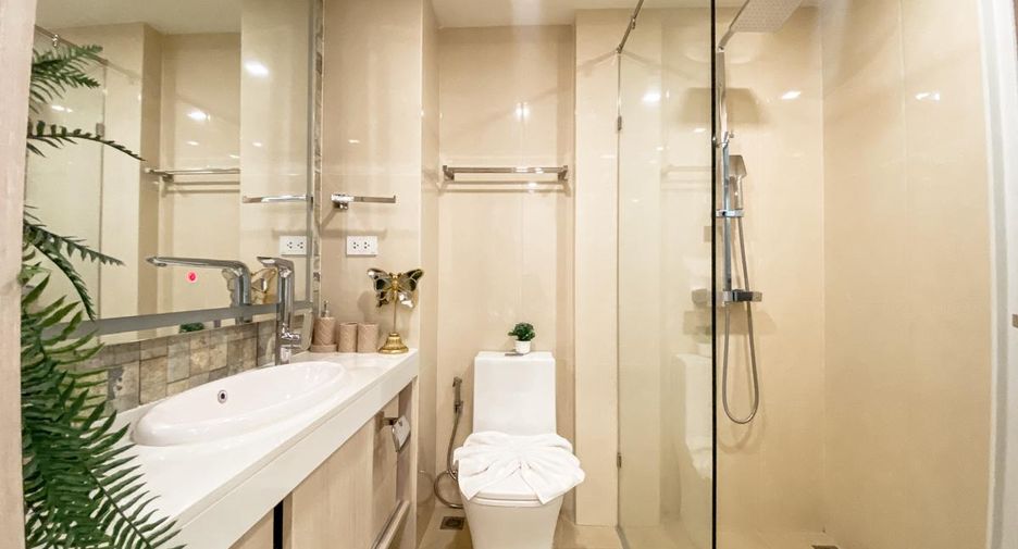 For sale 1 bed condo in Bang Lamung, Chonburi