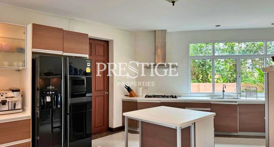Casa en venta de 4 habitaciones en Bang Lamung, Chonburi