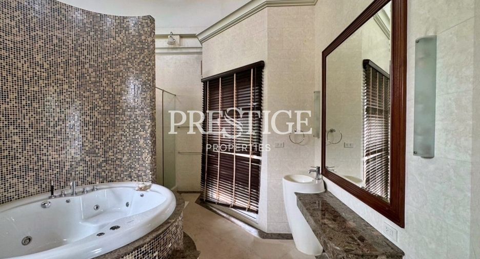Casa en venta de 4 habitaciones en Bang Lamung, Chonburi