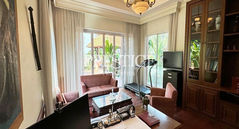 Casa en venta de 4 habitaciones en Bang Lamung, Chonburi