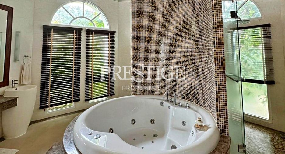 Casa en venta de 4 habitaciones en Bang Lamung, Chonburi