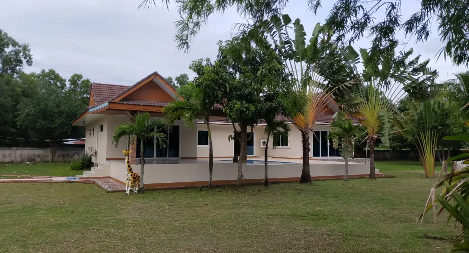For rent 3 Beds villa in Nong Han, Udon Thani