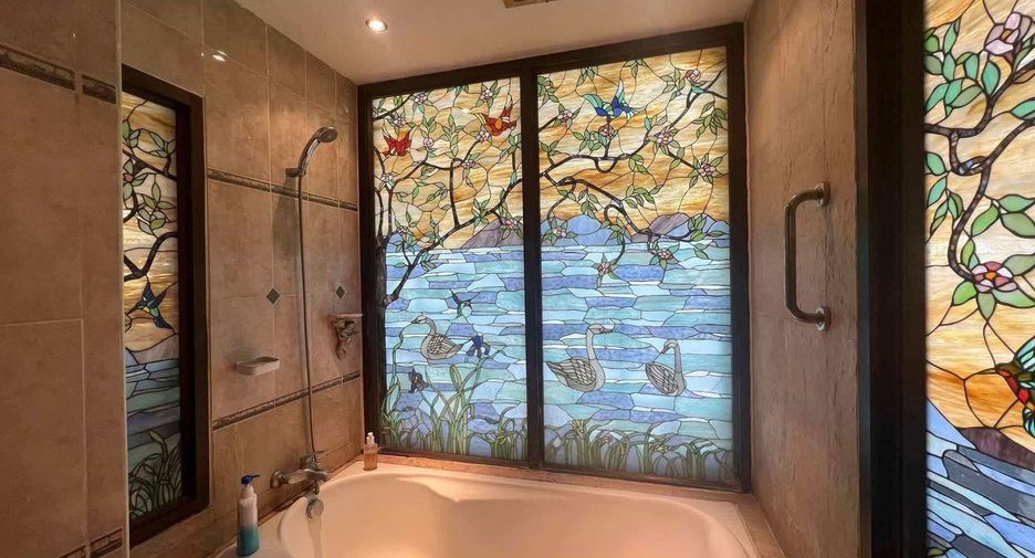 For sale 2 Beds condo in Khlong Toei, Bangkok