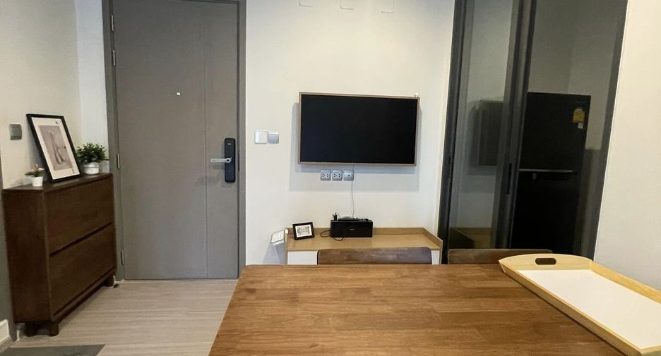 For rent 1 bed condo in Huai Khwang, Bangkok