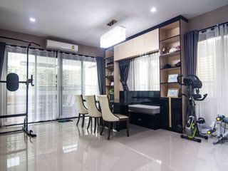 For sale 5 Beds house in Khan Na Yao, Bangkok