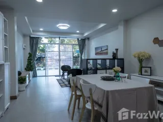 For rent 2 bed townhouse in Mueang Chiang Mai, Chiang Mai