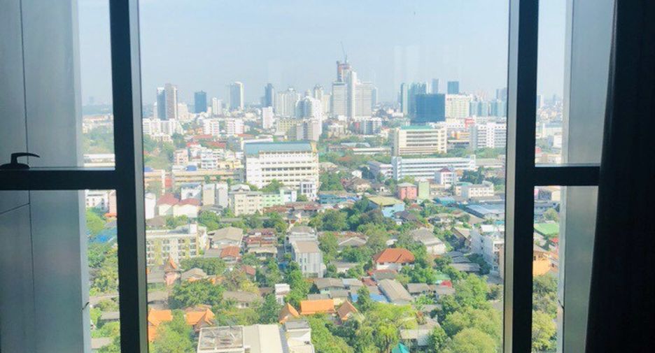 For rent and for sale 3 bedrooms condo in Sathon, Bangkok