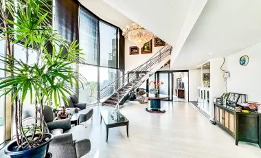 For sale 4 bed condo in Watthana, Bangkok
