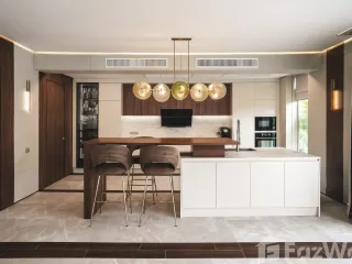 For sale 5 bed villa in Mueang Phuket, Phuket