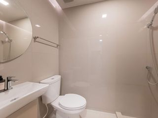 For sale 1 bed condo in Huai Khwang, Bangkok