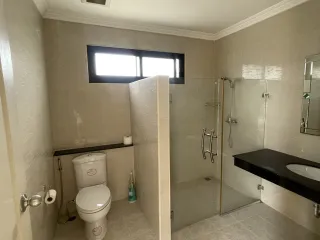 For sale 5 Beds house in Ratchathewi, Bangkok