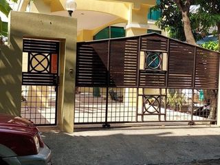 For sale 5 Beds house in Ratchathewi, Bangkok