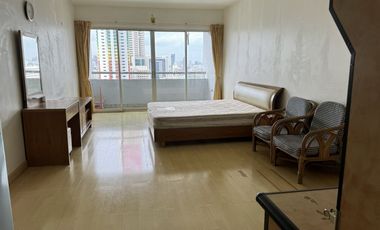 For rent studio condo in Pathum Wan, Bangkok