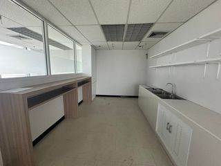 For rent 1 bed office in Khlong Toei, Bangkok
