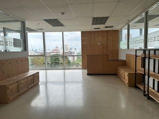 For rent 1 bed office in Khlong Toei, Bangkok