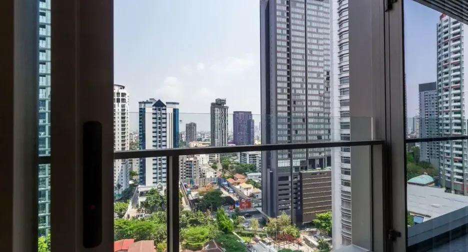For sale 1 bed condo in Khlong Toei, Bangkok