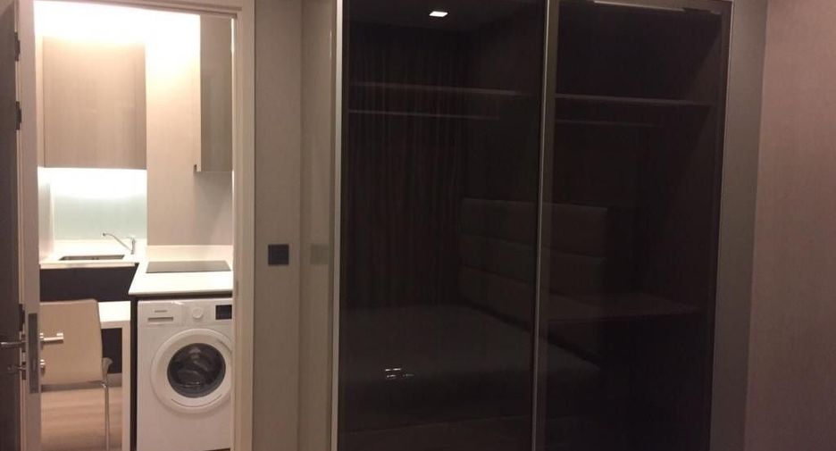 For sale 2 bed condo in Phaya Thai, Bangkok