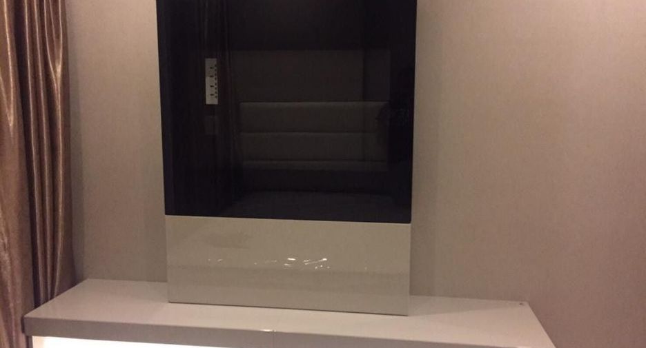 For sale 2 bed condo in Phaya Thai, Bangkok