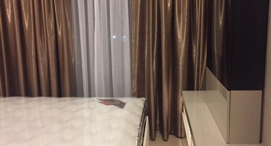 For sale 2 bed condo in Phaya Thai, Bangkok
