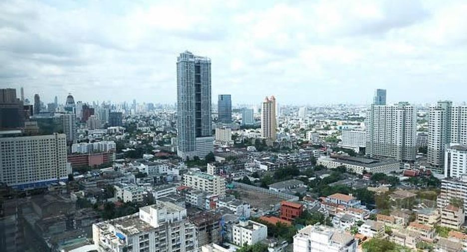 For sale 2 bed condo in Phaya Thai, Bangkok