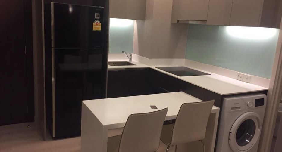 For sale 2 bed condo in Phaya Thai, Bangkok