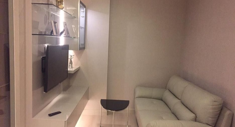 For sale 2 bed condo in Phaya Thai, Bangkok
