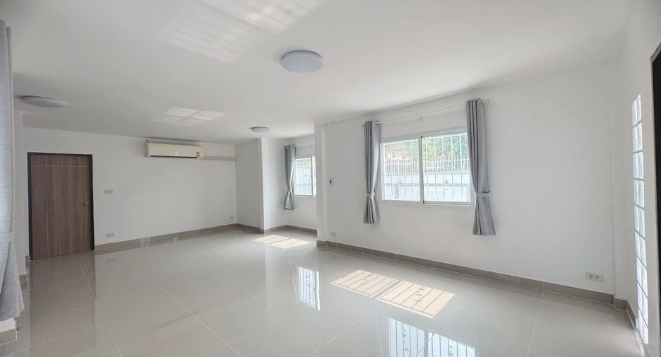 For sale 4 bed house in Bang Khae, Bangkok