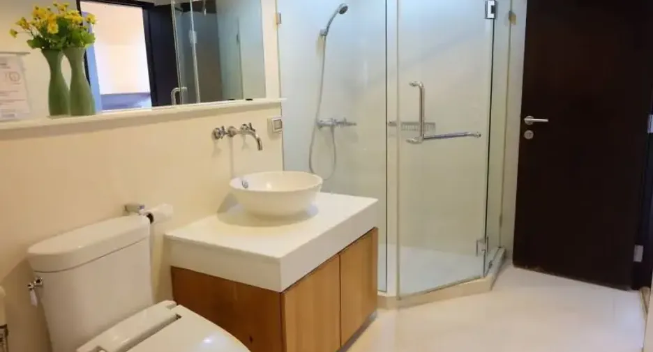 À vendre 2 chambres condo à Khlong Toei, Bangkok
