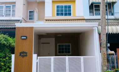 For sale 2 Beds townhouse in Lam Luk Ka, Pathum Thani