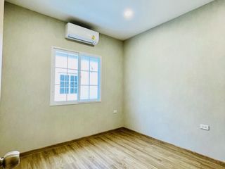 For sale 3 Beds townhouse in Sam Phran, Nakhon Pathom