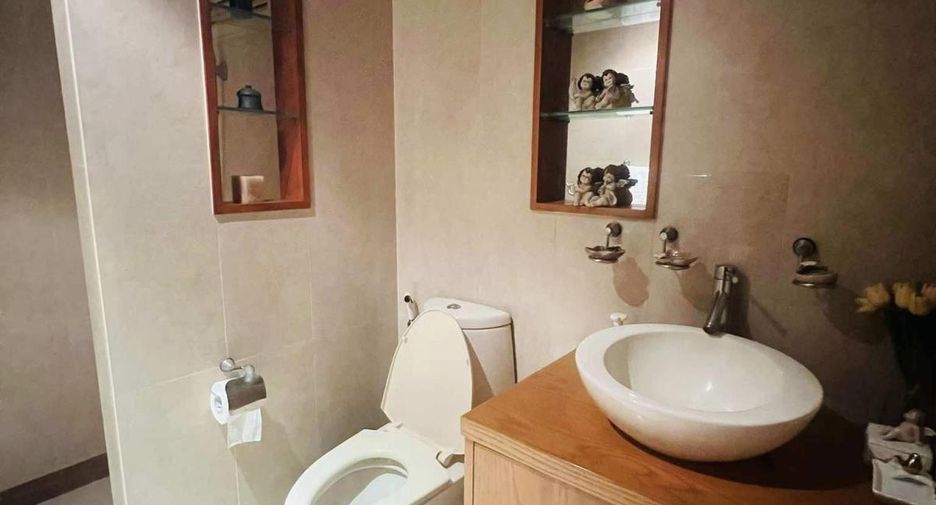 For sale 2 Beds condo in Khlong Toei, Bangkok