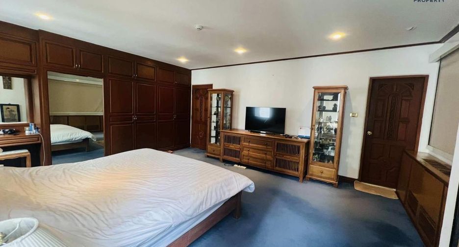 For sale 2 Beds condo in Khlong Toei, Bangkok