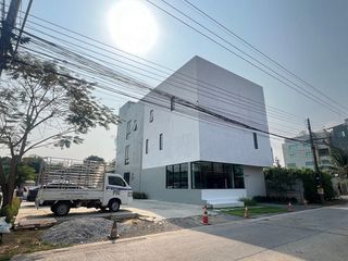 For sale 1 Beds office in Thanyaburi, Pathum Thani