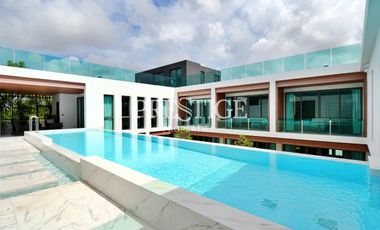 Casa en venta de 6 habitaciones en Bang Lamung, Chonburi