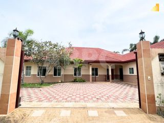À louer et à vendre 4 chambres maison à Bang Lamung, Chonburi