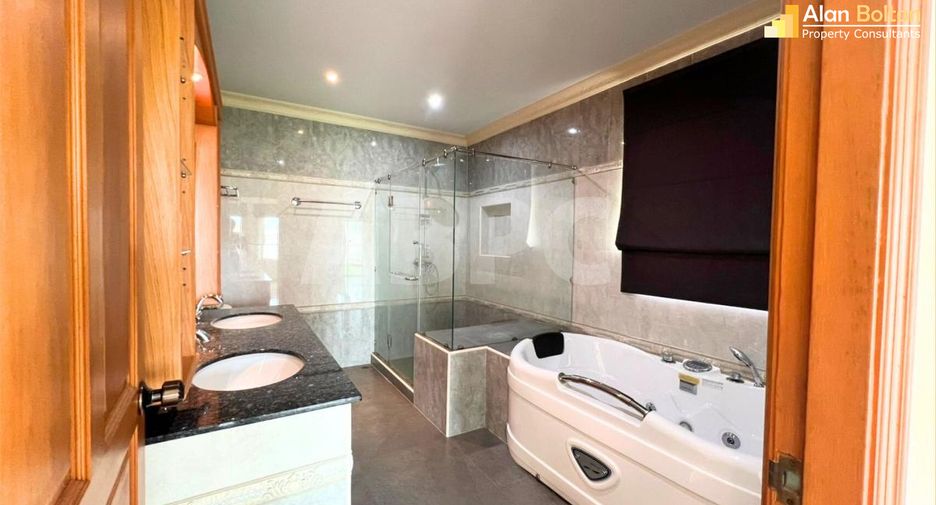 Haus zur Miete und zum Kauf mit 4 Zimmer in Bang Lamung, Chonburi