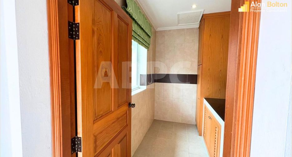 Haus zur Miete und zum Kauf mit 4 Zimmer in Bang Lamung, Chonburi