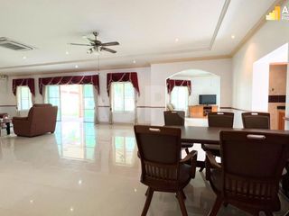 À louer et à vendre 4 chambres maison à Bang Lamung, Chonburi
