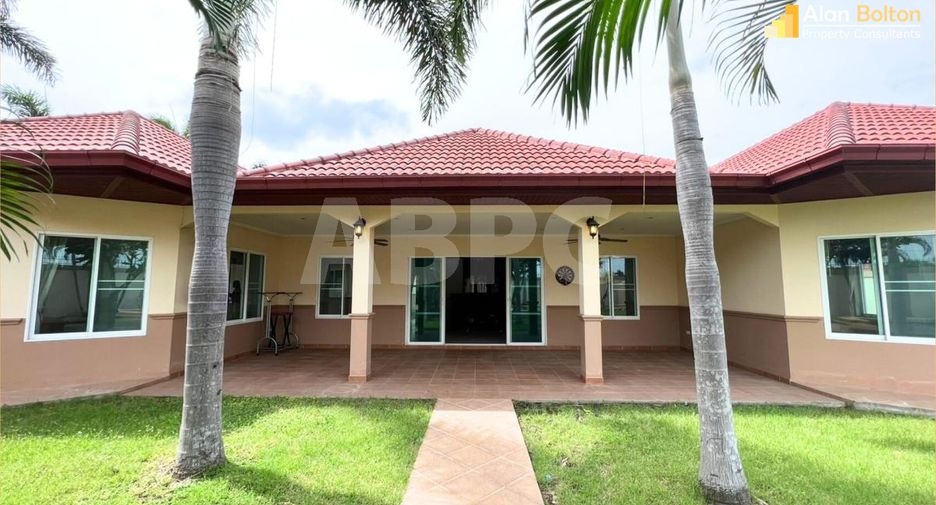 Haus zur Miete und zum Kauf mit 4 Zimmer in Bang Lamung, Chonburi