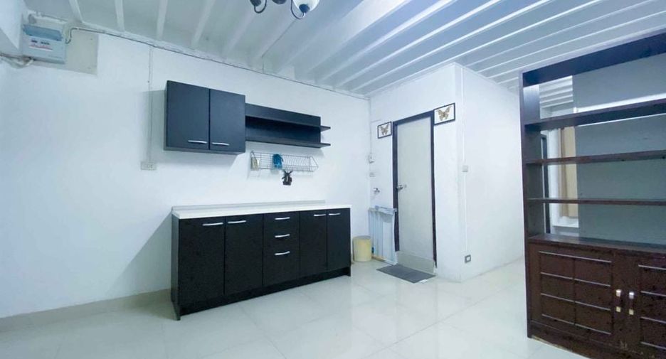 For sale studio condo in Phaya Thai, Bangkok