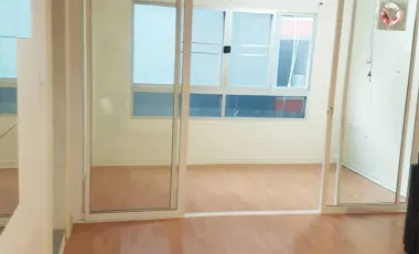 For sale 1 bed condo in Huai Khwang, Bangkok