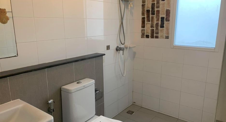 For rent 3 Beds townhouse in Lat Phrao, Bangkok